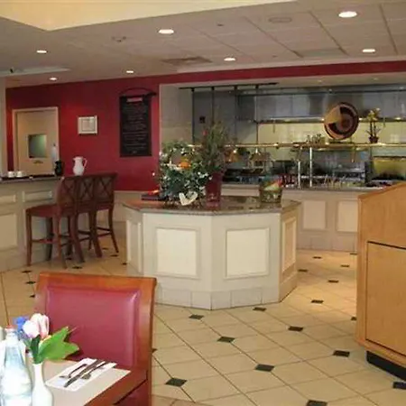 Hilton Garden Inn Buffalo Airport 