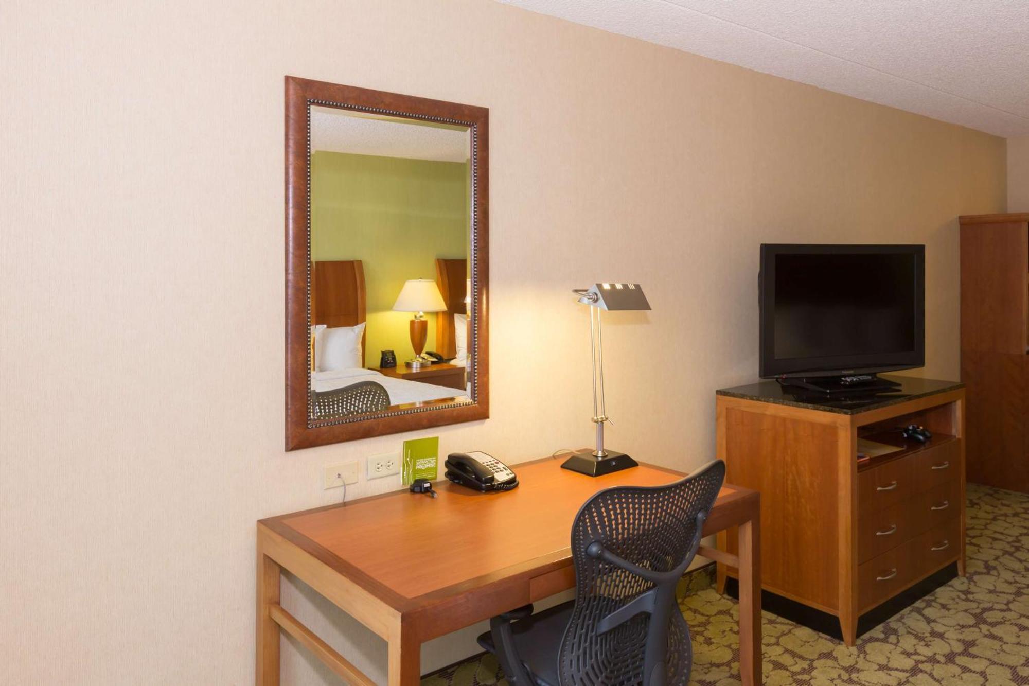 Hilton Garden Buffalo Airport